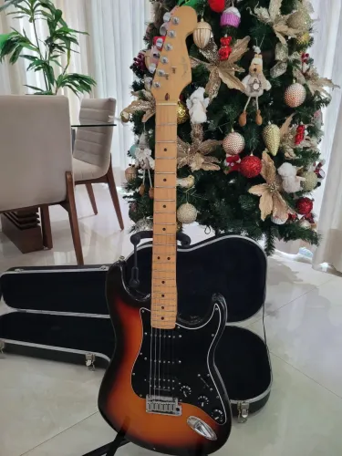 FENDER STRATOCASTER STANDARD 1997