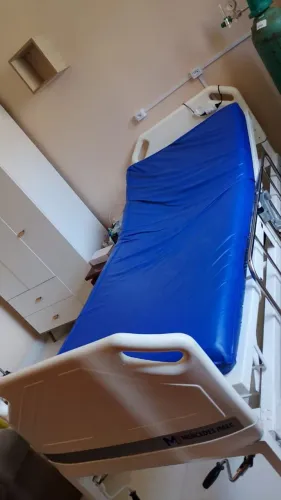 Vendo colchão hospitalar e pneumático