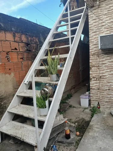 Escada de ferro 12 degraus