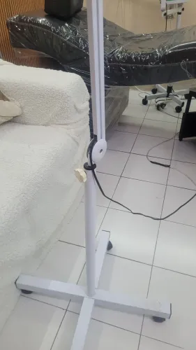 Lupa profissional para estética de otimo estado e motivo.da venda q tenho outra!