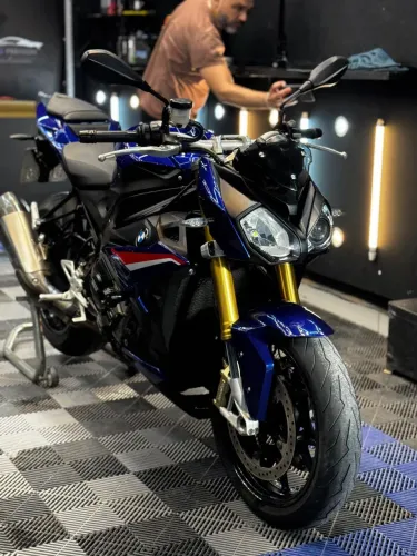 BMW S1000R apenas 20mil Km