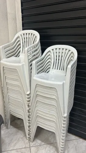 Cadeiras de Plástico