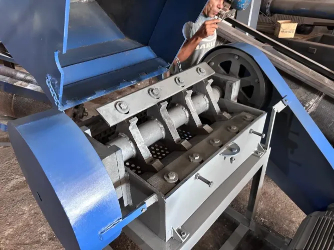 Moinho para Reciclagem Boca 700mm - Motor 30 CV - AKL MÁQUINAS