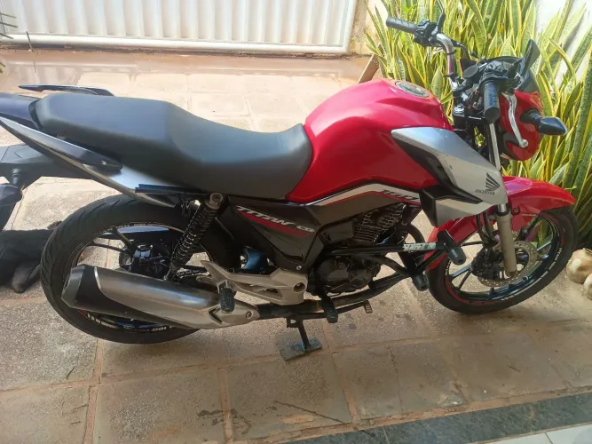 Moto cg Honda vermelha!