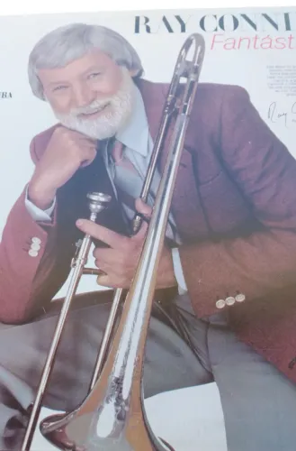 Disco de vinil Ray Connif com a capa perfeito