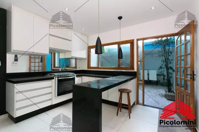 Excelente Casa para Locação na Vila Gomes Cardim: 3 Quartos, 2 Suítes, 1 Sala, 3 Banheiros