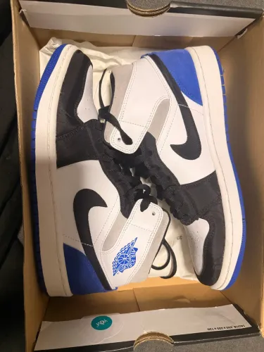 Jordan 1 mid SE ROYAL