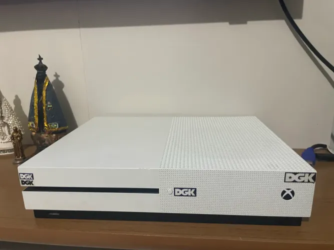 Xbox One S zero detalhes