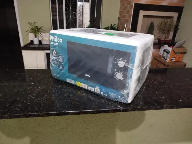 Microondas Philco 20L 127v NOVO, NUNCA UTILIZADO, Modelo PMO23M, Preto, funcionando 100%.