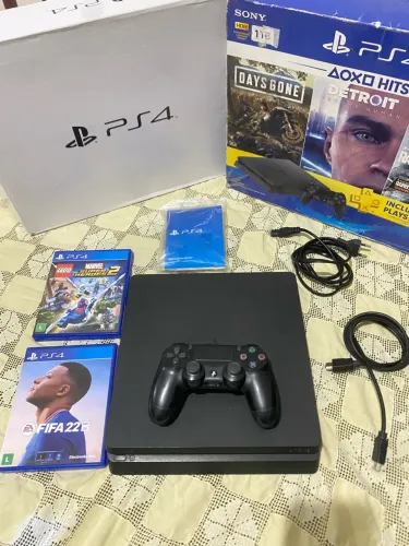 PlayStation 4 slim 1TB na versão de desbloqueio 