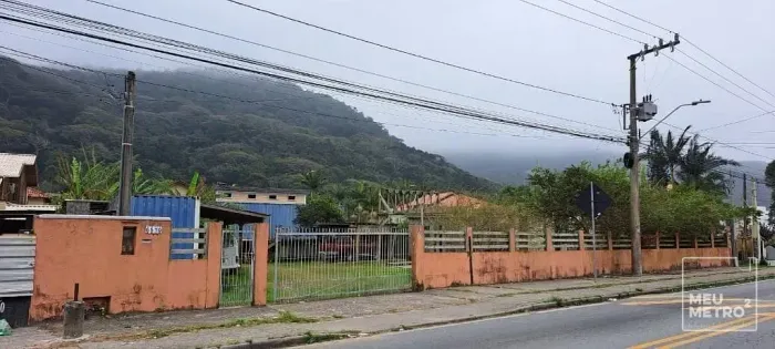 Terreno á venda | Praia da Armação | Florianópolis | SC