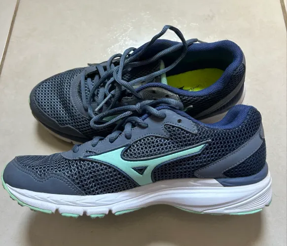 Tênis feminino Mizuno 36