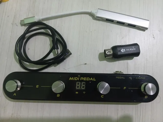 Pedal Midi + hub USB tipo C