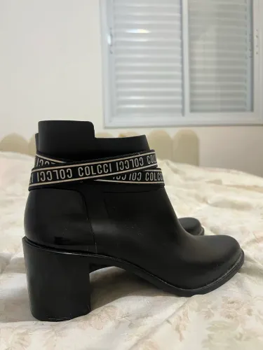Bota colcci 