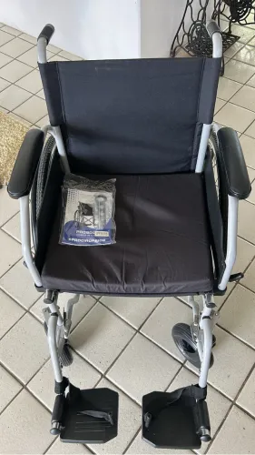Vendo cadeira de rodas