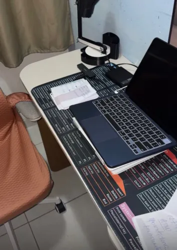 Vendo excelente mesa para hoje office