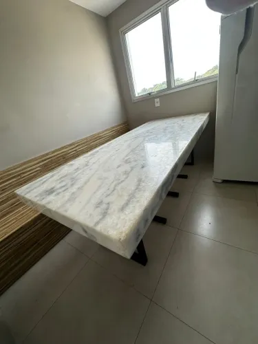 Mesa de Mármore Translúcido 
