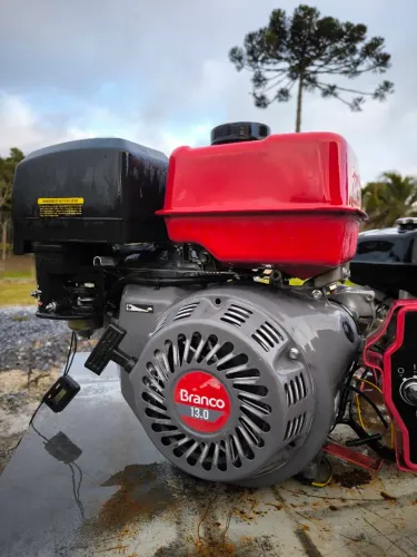 Motor Estacionário Branco 13 HP Gasolina Com Partida eletrica 
