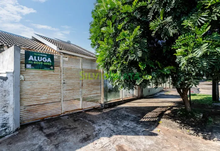 EXCELENTE CASA SEMI MOBILIADA, COM 03 QUARTOS SENDO 01 SUÍTE, PARA MORAR NO JARDIM SÃO SIL