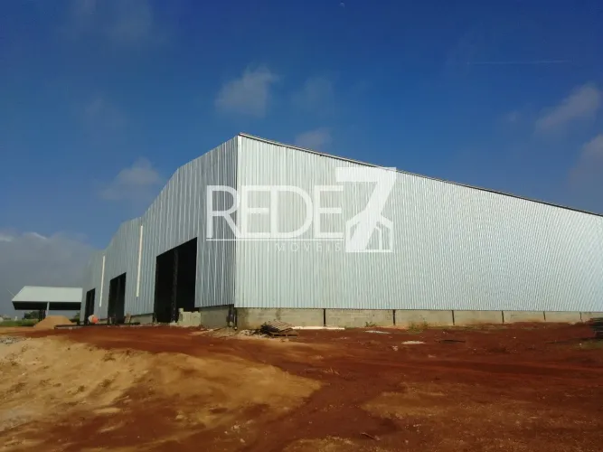 Galpão industrial para locação em Paulínia-SP, no bairro Betel, com 2 banheiros, 6 vagas d