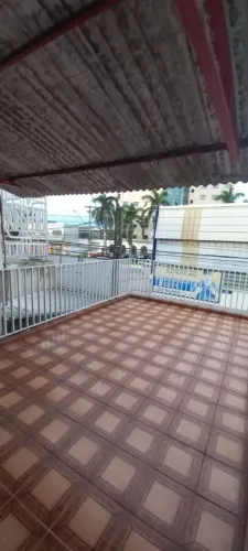 Sobrado para Alugar 140 m² - 2 Dormitórios, 2 Banheiros e Sacada