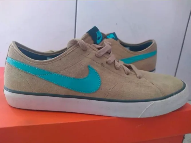Nike Canadense 