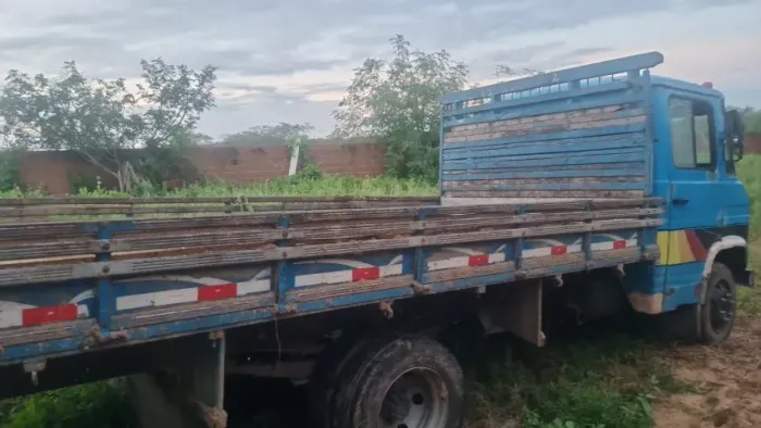 ¨608 ano 80 com rodas sem camara tel contato *