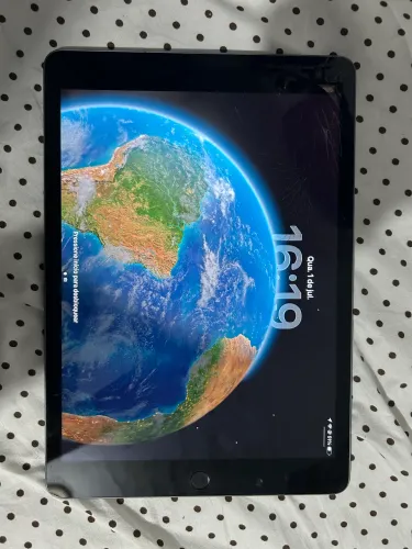 iPad 9 geração 64gb com vidro trincado