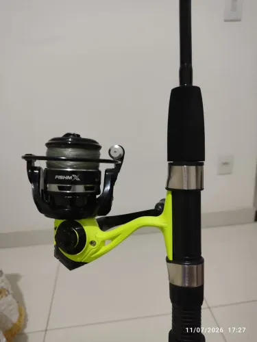 Vara de pesca mais molinete novo