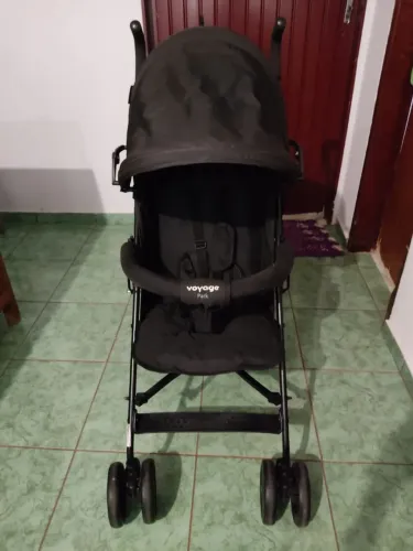 Carrinho de bebê. Voyage Park
