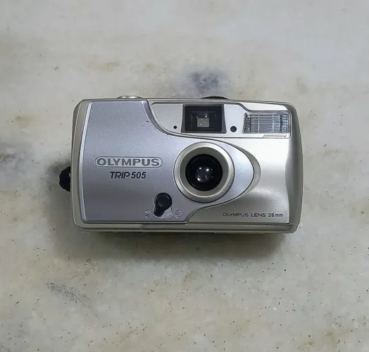 Câmera Fotográfica Analógica Olympus Trip 505 Relíquia de 2002 - Em Ótimo Estado 