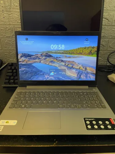 Notebook Lenovo IdeaPad 3i | Core i5 10ª | 8GB | SSD 256GB | Ótimo estado