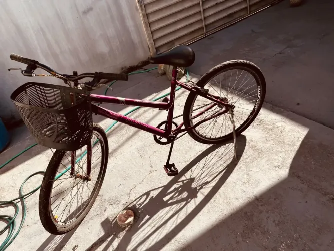 Bicicleta à Venda! Ótimo Estado e Excelente Oportunidade!
