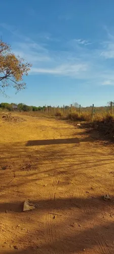 Chácara c/ Rio prox GO 020 escriturada 5.550m2 apenas 1km do asfalto