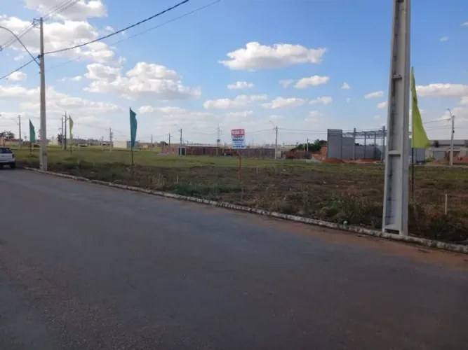 4 Lotes Comerciais Juntos / Frente p 2 Ruas / R$ 800k (Permuta 30%)