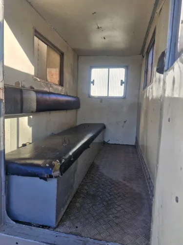 Vendo carroceria e cabine auxiliar