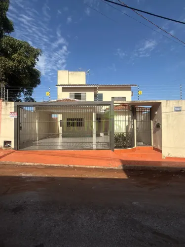 Casa para alugar em Rio Verde, Jardim Presidente, com 4 quartos, com 200 m²