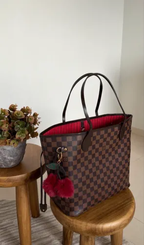 Louis Vuitton- bolsa Grande de couro - Nova
