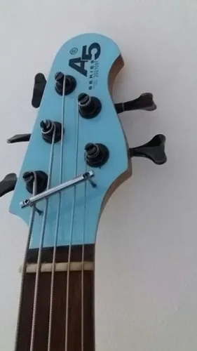 Baixo Ativo 5 cordas, modelo Elifas A5