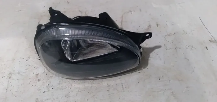 Farol Corsa 00/ L.E Lente Lisa M.Negrab(Novo)