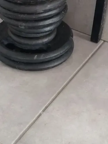 Vendo banco supino e anilhas 
