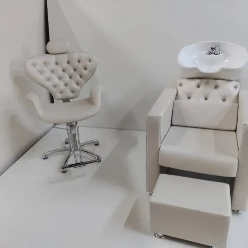 Cadeira hidráulica e lavatório
