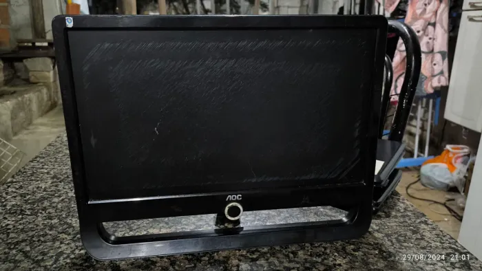 Monitor 19 polegadas com defeito