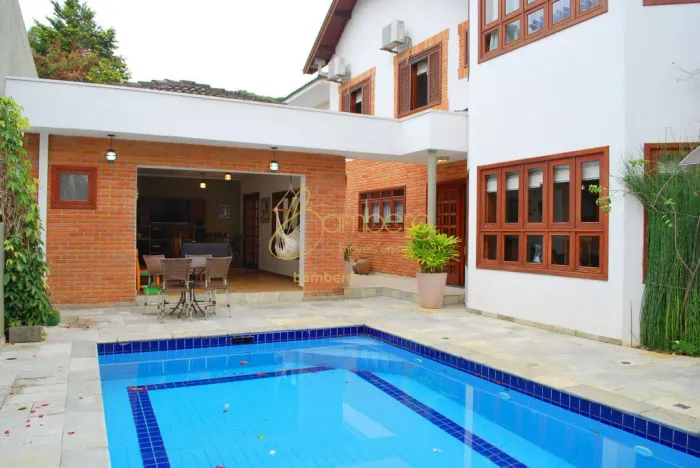 Casa em Condomínio Alto Padrão na Super Quadra