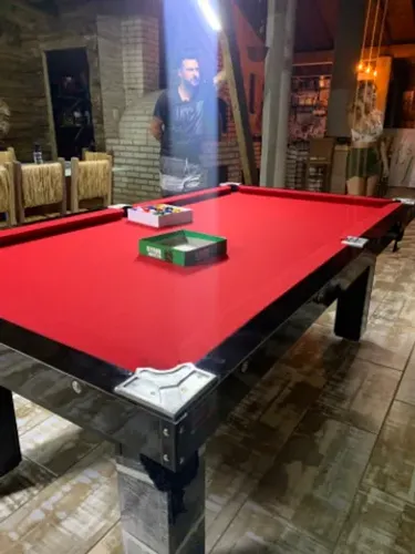 Mesa de sinuca direto de fábrica.