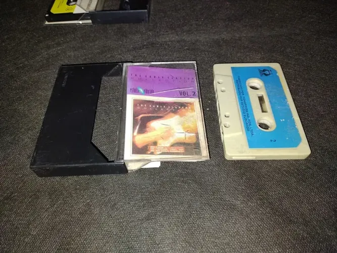Fita K7 cassete Eric Clapton, bom estado, envio qq localidade. E outros.