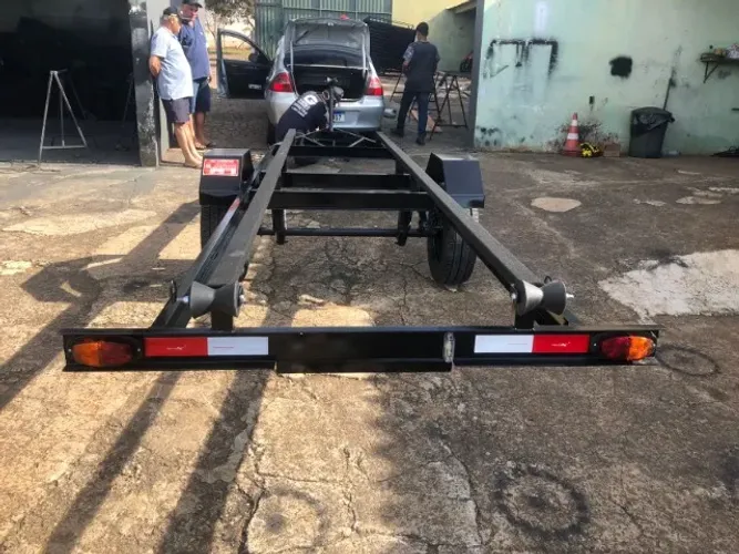 Carreta para barco de 4 a 6 mts