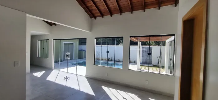 Casa a venda em condomínio em Búzios/RJ