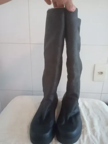 Botas Couro Legítimo nº 42  Forrada - Cano Dobrável - Em 3 X Sem Juros pela OLX Pay