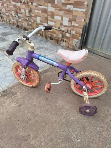 Vendo bicicleta de criança 50 reais